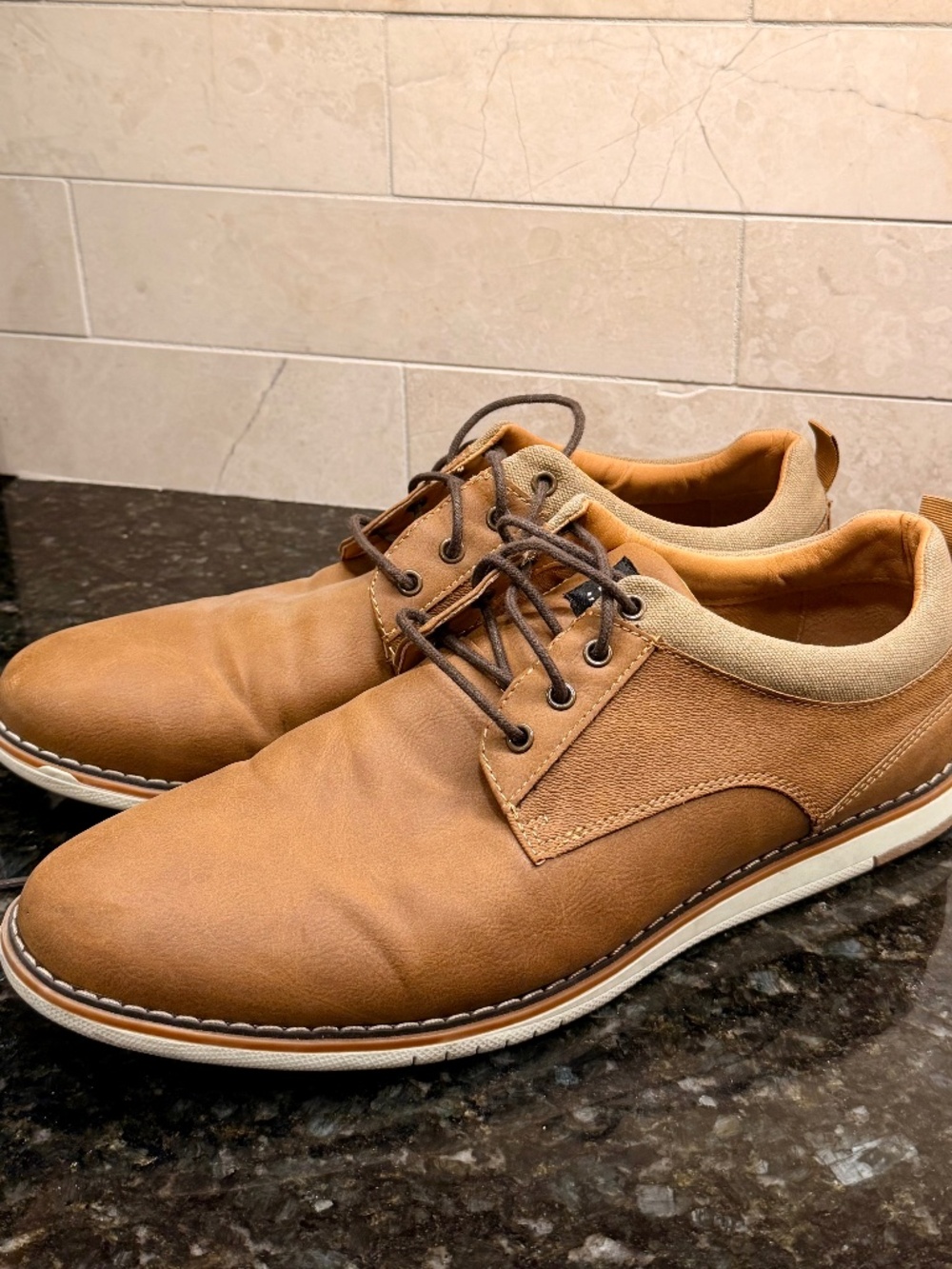 Madden by Steve Madden Men’s Lantan Derby Oxfords – Tan Nubuck